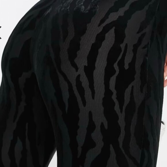 🖤 Get Ready to Roar! Naked Wardrobe Black Tiger Burnout Long Sleeve Jumpsuit 🖤 - Picture 5 of 16